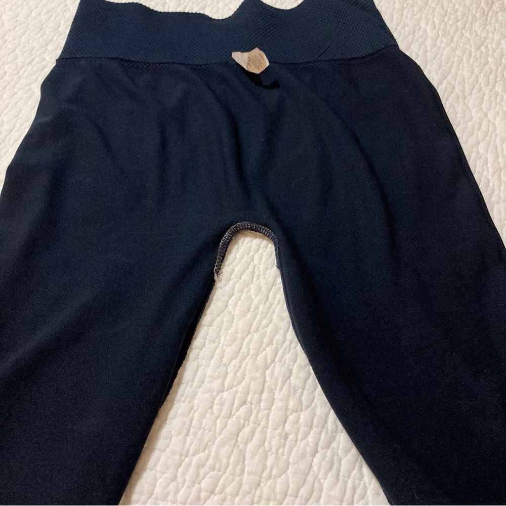 Sofra Navy Textured Leggings | Plus Size | Like New condition - Picture 7 of 7